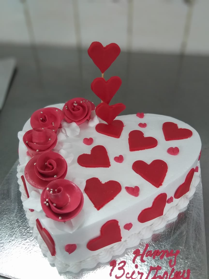 Order Cake By Shape | Online Cakes By Shape | Winni